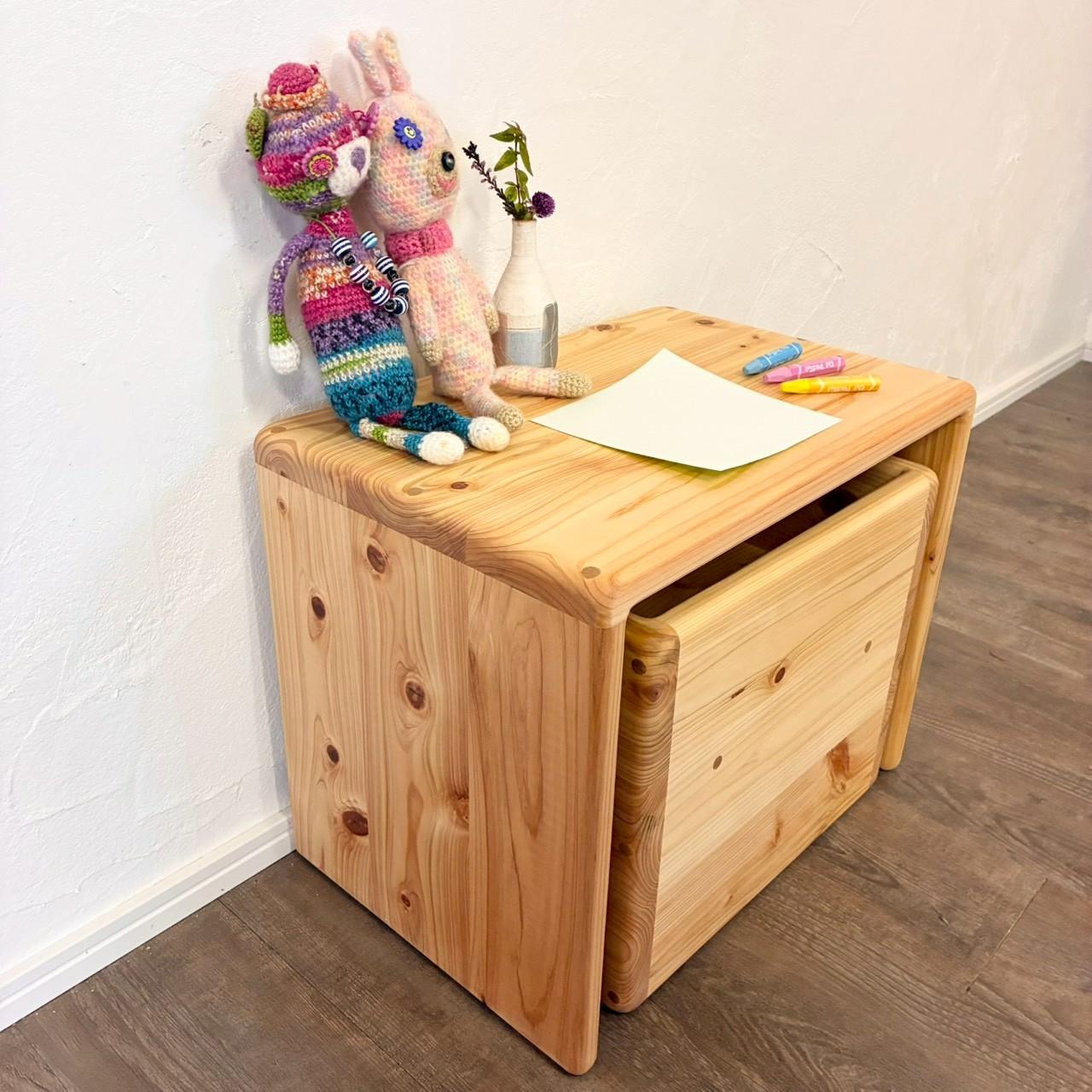 【全ての角が丸い】成長に合わせて使える子供椅子＆机セット　国産ヒノキの無垢材　オイル仕上げ　変化椅子　子供机　踏み台 | 4枚目