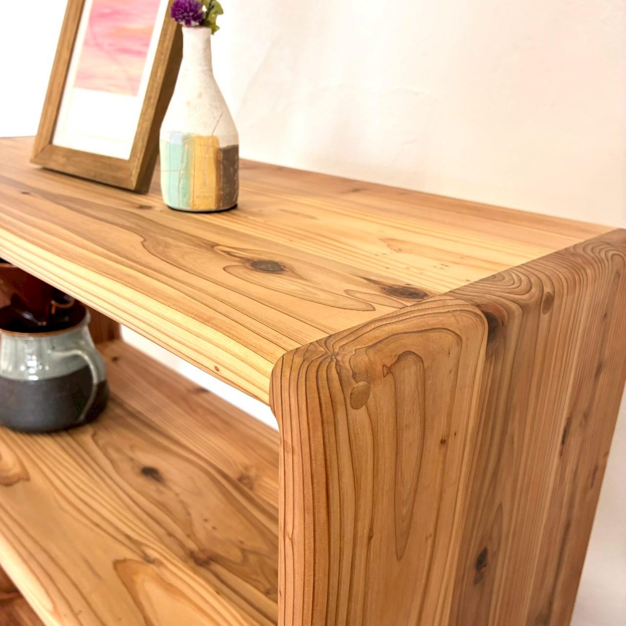 角までやさしい、国産杉の収納棚｜家族に寄り添う丸角デザイン　脚付　本棚　オープンラック　【カラーサイズオーダー可】 | 3枚目