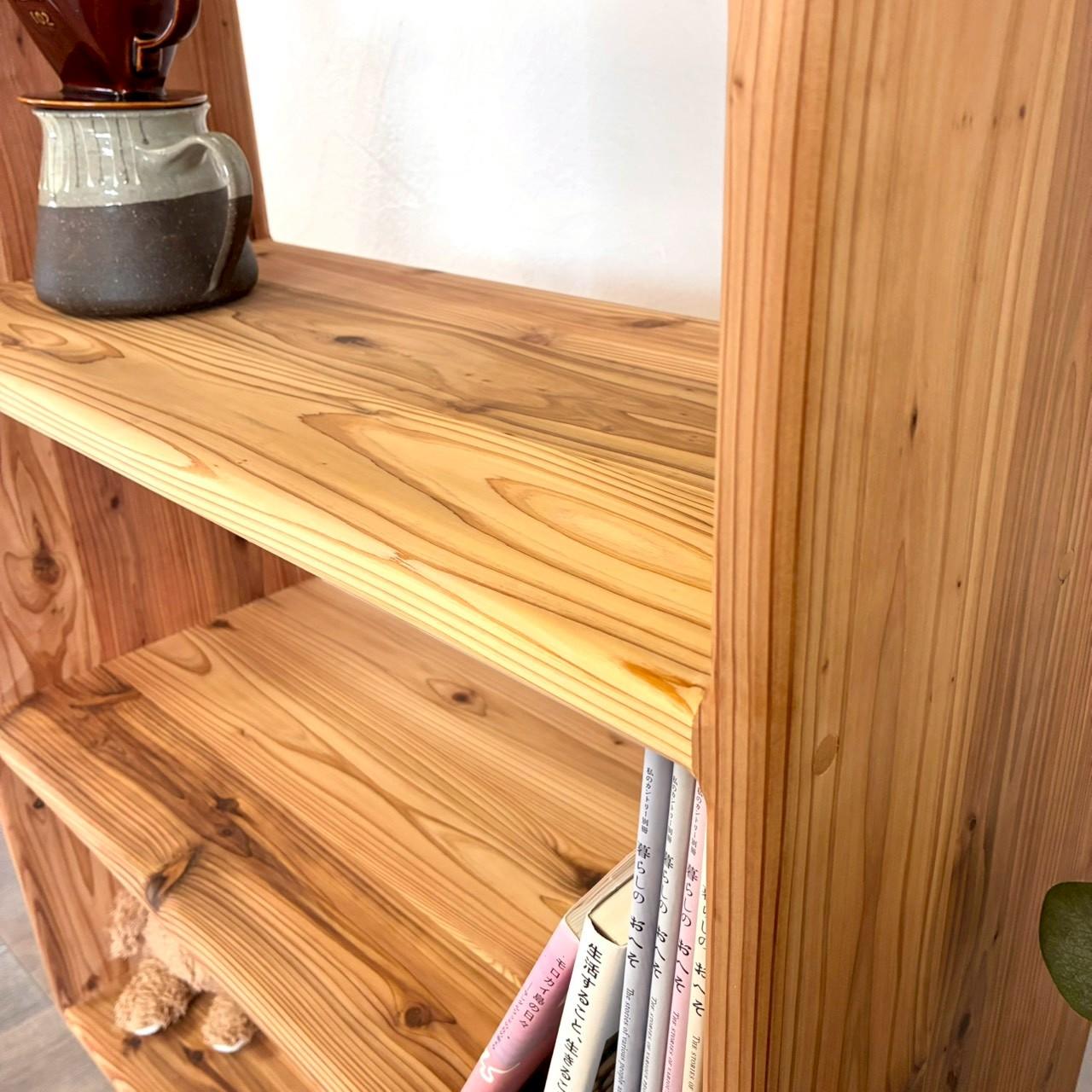角までやさしい、国産杉の収納棚｜家族に寄り添う丸角デザイン　脚付　本棚　オープンラック　【カラーサイズオーダー可】 | 4枚目